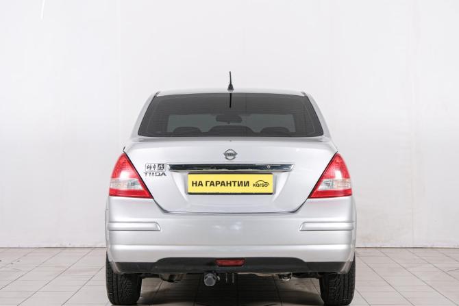 Nissan Tiida I Рестайлинг с пробегом 2010 года, цена 749 000 рублей, 185000 км, седан, Автокод Объявления