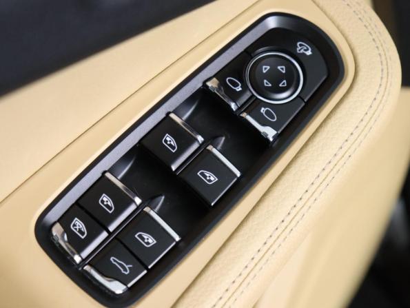 Porsche Macan I с пробегом 2016 года, цена 2 950 000 рублей, 112281 км, внедорожник, Автокод Объявления