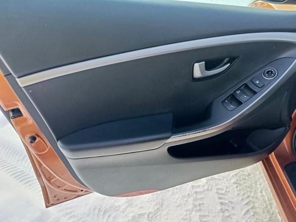 Hyundai i30 II Рестайлинг с пробегом 2015 года, цена 1 299 995 рублей, 90331 км, хэтчбек, Автокод Объявления