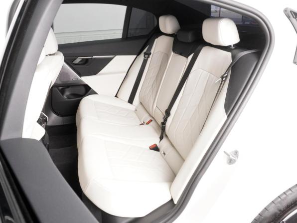 BMW 5 серии VIII (G60/G61/G68) с пробегом 2024 года, цена 7 918 000 рублей, 16015 км, седан, Автокод Объявления