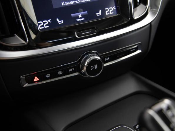 Volvo V60 II с пробегом 2019 года, цена 2 199 000 рублей, 199658 км, универсал, Автокод Объявления