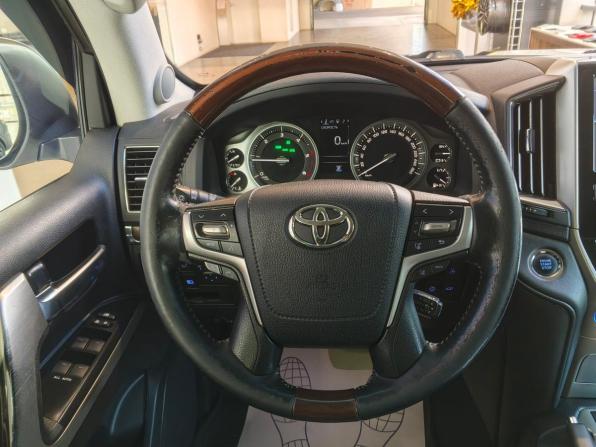 Toyota Land Cruiser 200 Series Рестайлинг 2 с пробегом 2016 года, цена 4 590 000 рублей, 241042 км, внедорожник, Автокод Объявления