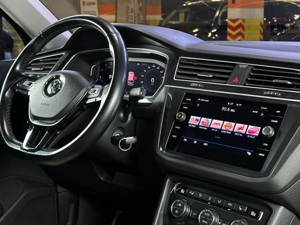 Volkswagen Tiguan II с пробегом 2019 года, цена 2 750 000 рублей, 116846 км, внедорожник, Автокод Объявления