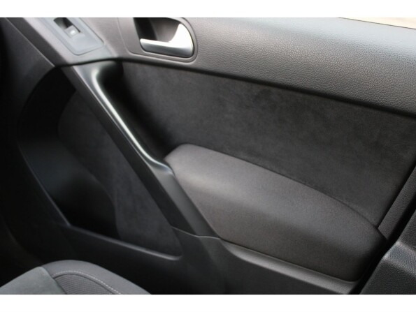 Volkswagen Tiguan I Рестайлинг с пробегом 2016 года, цена 1 455 000 рублей, 179176 км, offers.body_type.unknown, Автокод Объявления
