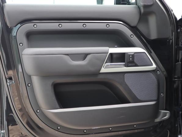 Land Rover Defender II с пробегом 2020 года, цена 4 190 000 рублей, 109793 км, внедорожник, Автокод Объявления