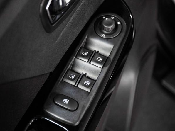 Renault Kaptur I с пробегом 2017 года, цена 1 150 000 рублей, 145749 км, внедорожник, Автокод Объявления