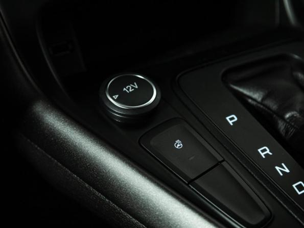 Ford Focus III Рестайлинг с пробегом 2015 года, цена 949 700 рублей, 147610 км, хэтчбек, Автокод Объявления