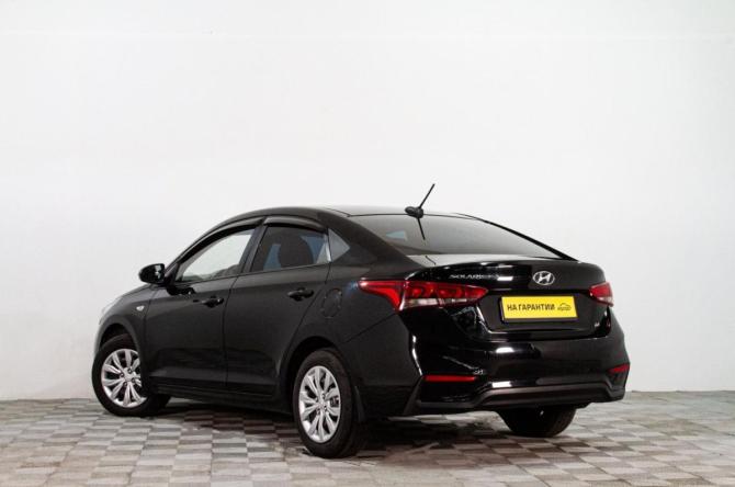 Hyundai Solaris II с пробегом 2017 года, цена 1 079 000 рублей, 181000 км, седан, Автокод Объявления