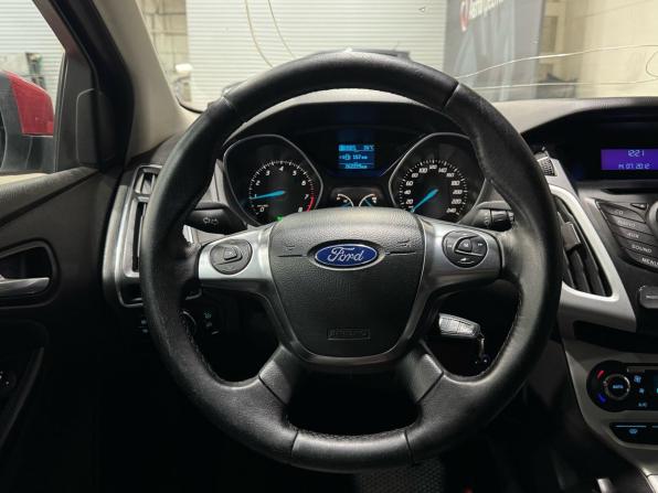 Ford Focus III с пробегом 2012 года, цена 570 000 рублей, 262229 км, хэтчбек, Автокод Объявления