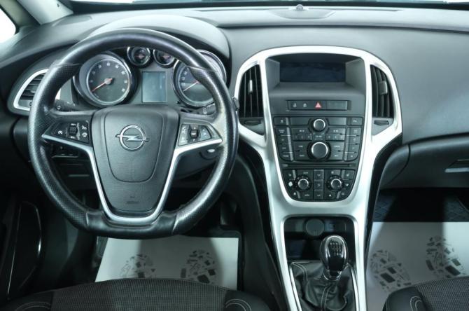 Opel Astra J Рестайлинг с пробегом 2013 года, цена 939 000 рублей, 298000 км, хэтчбек, Автокод Объявления