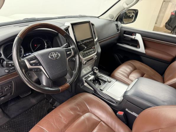 Toyota Land Cruiser 200 Series Рестайлинг 2 с пробегом 2016 года, цена 5 400 000 рублей, 206705 км, внедорожник, Автокод Объявления