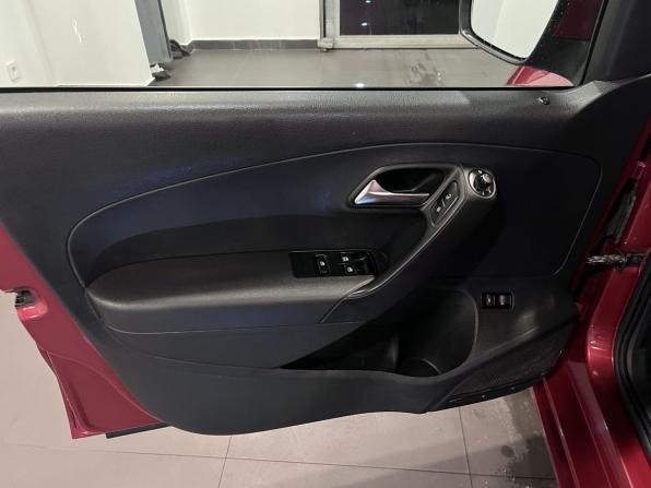 Volkswagen Polo V с пробегом 2011 года, цена 650 000 рублей, 188620 км, седан, Автокод Объявления