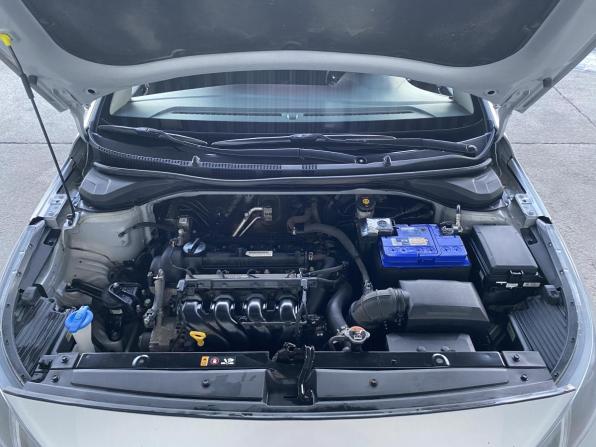 Hyundai Solaris II Рестайлинг с пробегом 2021 года, цена 1 295 000 рублей, 23657 км, седан, Автокод Объявления