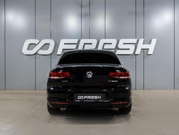 Volkswagen Passat B8 с пробегом 2016 года, цена 1 649 000 рублей, 203988 км, седан, Автокод Объявления