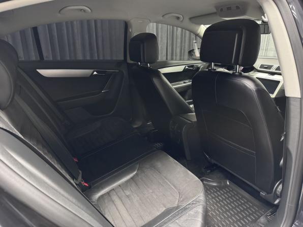 Volkswagen Passat B7 с пробегом 2013 года, цена 1 340 000 рублей, 207740 км, седан, Автокод Объявления