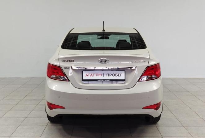 Hyundai Solaris I Рестайлинг с пробегом 2015 года, цена 1 300 000 рублей, 104804 км, седан, Автокод Объявления