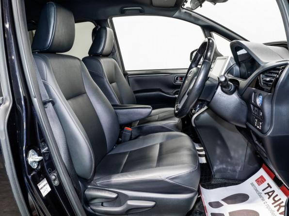 Toyota Esquire I Рестайлинг с пробегом 2019 года, цена 2 650 000 рублей, 111275 км, минивэн, Автокод Объявления