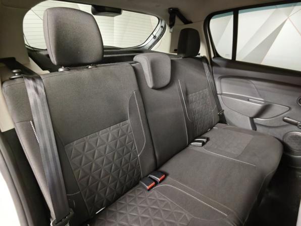 Renault Sandero II с пробегом 2017 года, цена 871 000 рублей, 174288 км, хэтчбек, Автокод Объявления