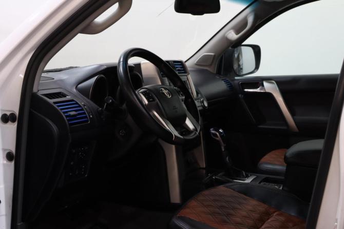 Toyota Land Cruiser Prado 150 Series с пробегом 2010 года, цена 2 599 000 рублей, 266424 км, внедорожник, Автокод Объявления