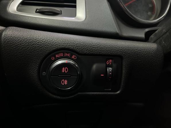 Opel Astra J Рестайлинг с пробегом 2012 года, цена 879 900 рублей, 163242 км, седан, Автокод Объявления