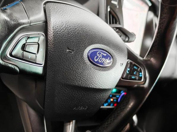 Ford Focus III Рестайлинг с пробегом 2018 года, цена 950 000 рублей, 145130 км, хэтчбек, Автокод Объявления