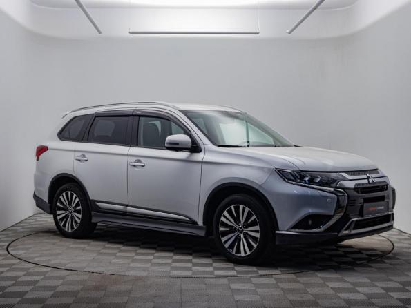 Mitsubishi Outlander III Рестайлинг 3 с пробегом 2020 года, цена 2 995 000 рублей, 65999 км, внедорожник, Автокод Объявления