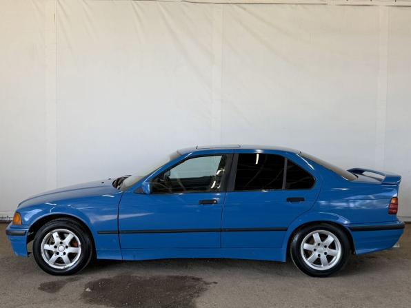BMW 3 серии III (E36) с пробегом 1992 года, цена 299 000 рублей, 333776 км, седан, Автокод Объявления