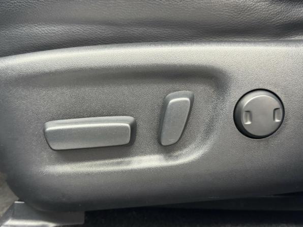 Toyota RAV4 IV (XA40) Рестайлинг с пробегом 2017 года, цена 2 330 000 рублей, 181431 км, внедорожник, Автокод Объявления