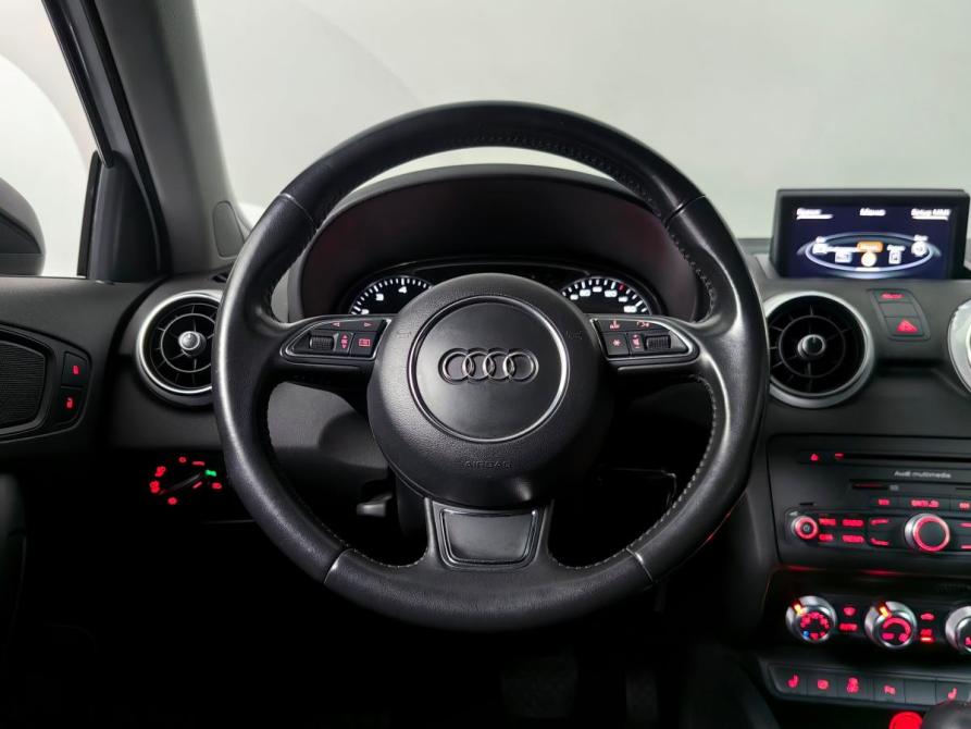 Audi A1 I (8X) Москва  - изображение 13