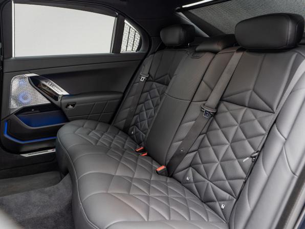 BMW 7 серии VII (G70) с пробегом 2023 года, цена 12 990 000 рублей, 21085 км, седан, Автокод Объявления
