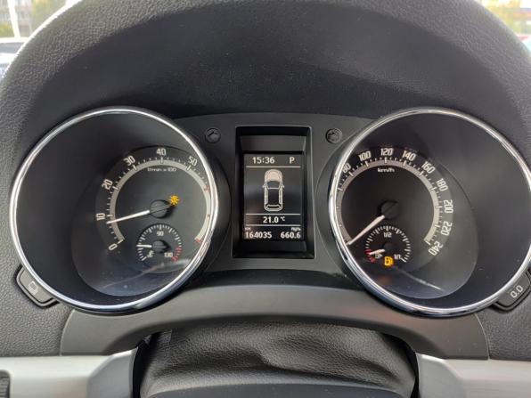 Skoda Yeti I Рестайлинг с пробегом 2016 года, цена 1 190 000 рублей, 164034 км, внедорожник, Автокод Объявления
