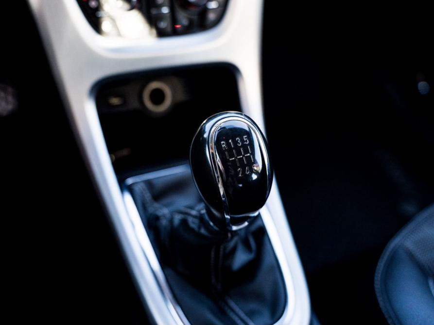 Opel Astra J Рестайлинг Ростов-на-Дону  - изображение 17