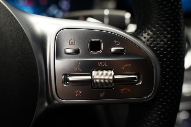 Mercedes-Benz C-Класс IV (W205) Рестайлинг с пробегом 2019 года, цена 2 935 000 рублей, 134000 км, седан, Автокод Объявления