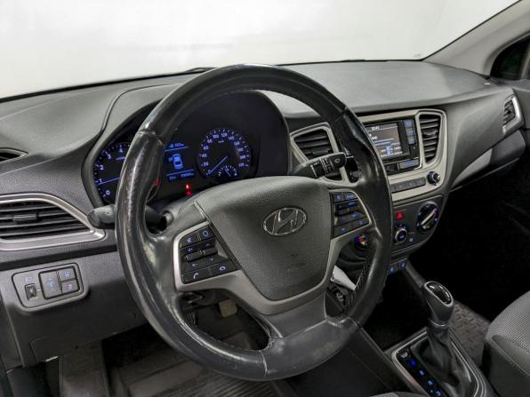 Hyundai Solaris II с пробегом 2019 года, цена 1 240 000 рублей, 178540 км, седан, Автокод Объявления