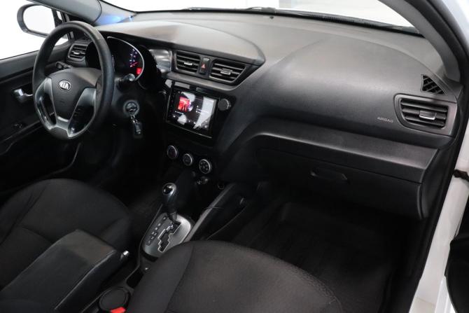 Kia Rio III Рестайлинг с пробегом 2015 года, цена 649 000 рублей, 318218 км, седан, Автокод Объявления