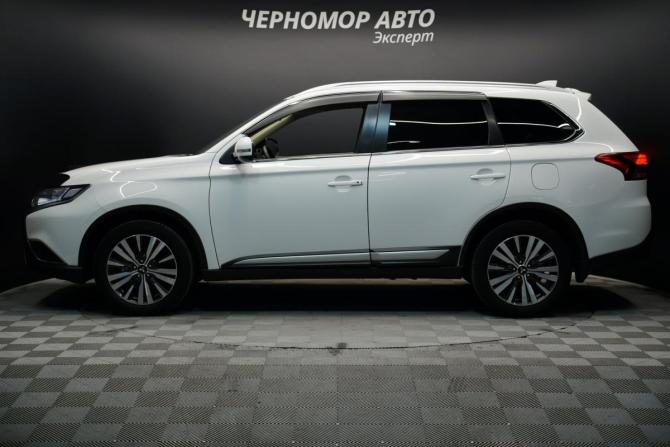 Mitsubishi Outlander III Рестайлинг 3 с пробегом 2021 года, цена 1 999 000 рублей, 123125 км, внедорожник, Автокод Объявления