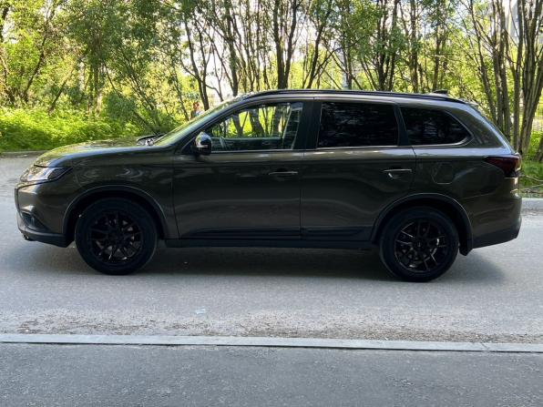 Mitsubishi Outlander III Рестайлинг 3 с пробегом 2020 года, цена 2 099 000 рублей, 131094 км, внедорожник, Автокод Объявления