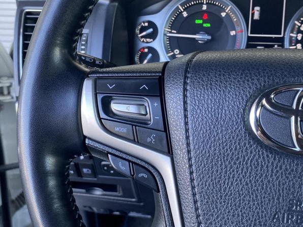 Toyota Land Cruiser 200 Series Рестайлинг 2 с пробегом 2018 года, цена 7 549 000 рублей, 228077 км, внедорожник, Автокод Объявления