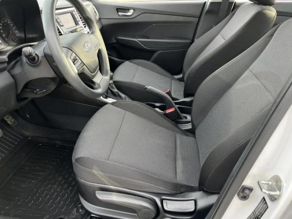 Hyundai Solaris II Рестайлинг с пробегом 2022 года, цена 1 573 000 рублей, 70001 км, седан, Автокод Объявления