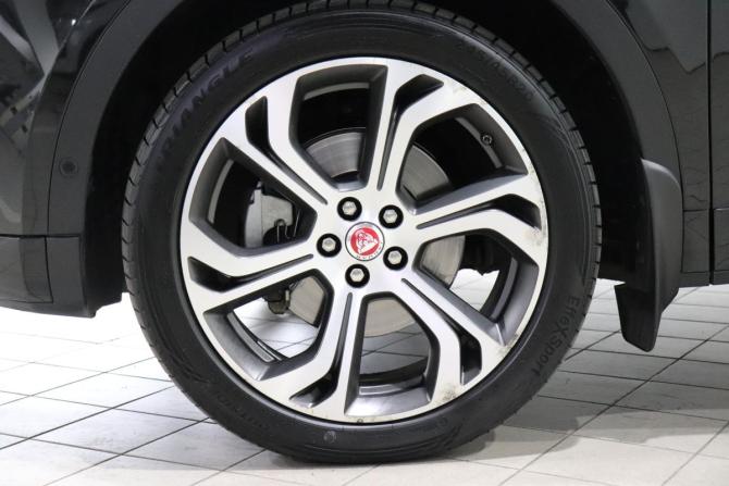 Jaguar E-Pace I с пробегом 2018 года, цена 2 100 000 рублей, 126964 км, внедорожник, Автокод Объявления