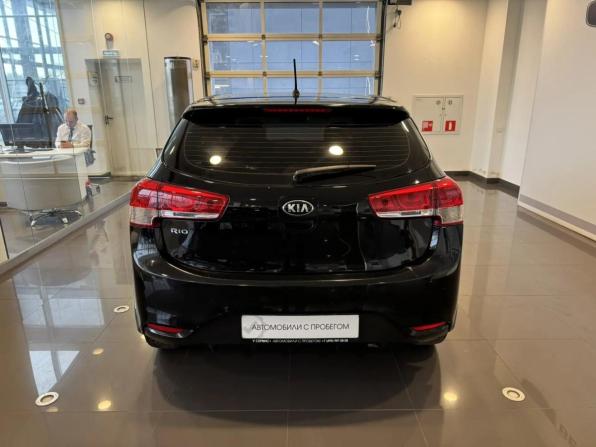 Kia Rio III Рестайлинг с пробегом 2015 года, цена 859 000 рублей, 238702 км, хэтчбек, Автокод Объявления