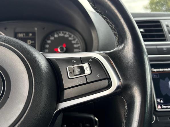 Volkswagen Polo V Рестайлинг с пробегом 2019 года, цена 1 440 000 рублей, 119827 км, седан, Автокод Объявления