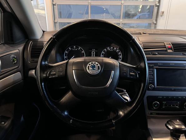 Skoda Octavia II (A5) Рестайлинг с пробегом 2011 года, цена 658 000 рублей, 233478 км, лифтбек, Автокод Объявления