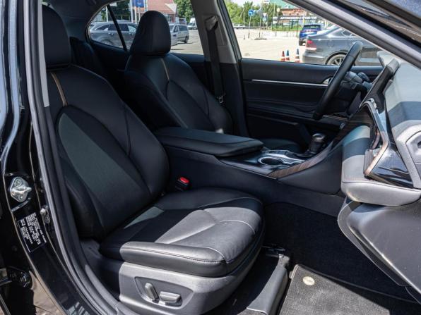 Toyota Camry VIII (XV70) Рестайлинг с пробегом 2021 года, цена 3 050 000 рублей, 34878 км, седан, Автокод Объявления