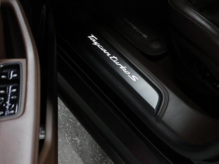 Porsche Taycan I Москва  - изображение 23