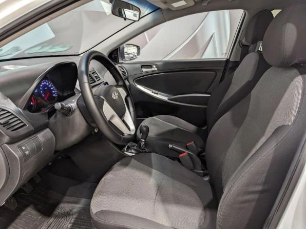 Hyundai Solaris I с пробегом 2013 года, цена 595 000 рублей, 122272 км, седан, Автокод Объявления