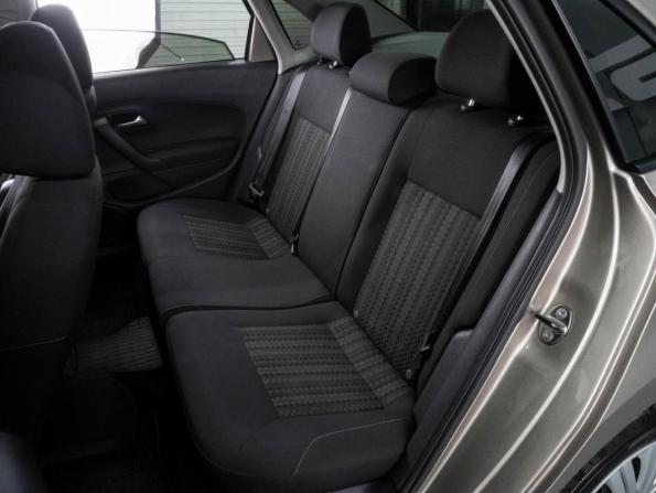 Volkswagen Polo V Рестайлинг с пробегом 2018 года, цена 1 019 000 рублей, 153216 км, седан, Автокод Объявления