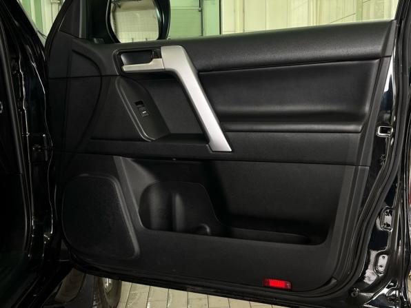 Toyota Land Cruiser Prado 150 Series Рестайлинг 2 с пробегом 2018 года, цена 4 750 000 рублей, 89426 км, внедорожник, Автокод Объявления
