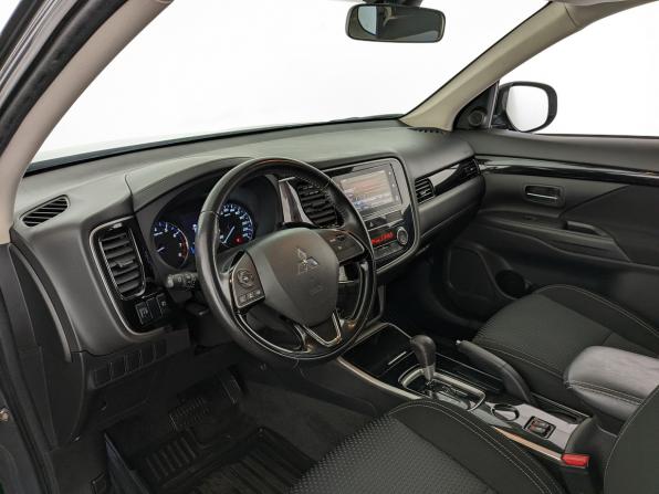 Mitsubishi Outlander III Рестайлинг 3 с пробегом 2020 года, цена 2 220 000 рублей, 96861 км, внедорожник, Автокод Объявления