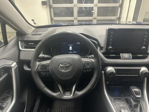 Toyota RAV4 V (XA50) с пробегом 2021 года, цена 3 075 000 рублей, 127000 км, внедорожник, Автокод Объявления